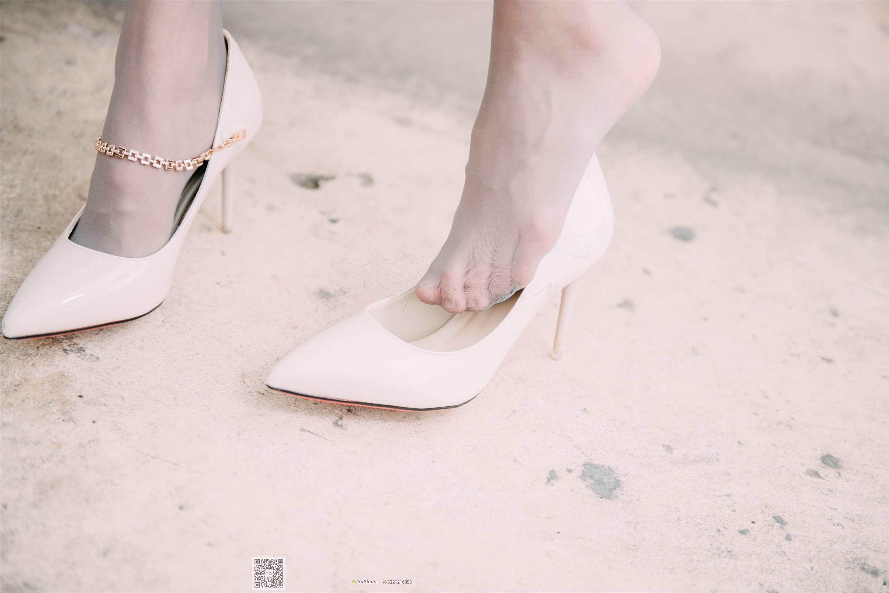 SSA丝社 NO.007 nono 街拍灰丝特辑